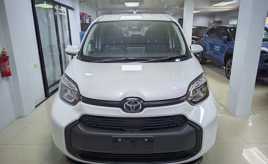 Toyota Sienta (2024)